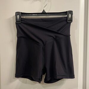 Aerie Black Crossover Bike Shorts | Size Medium
